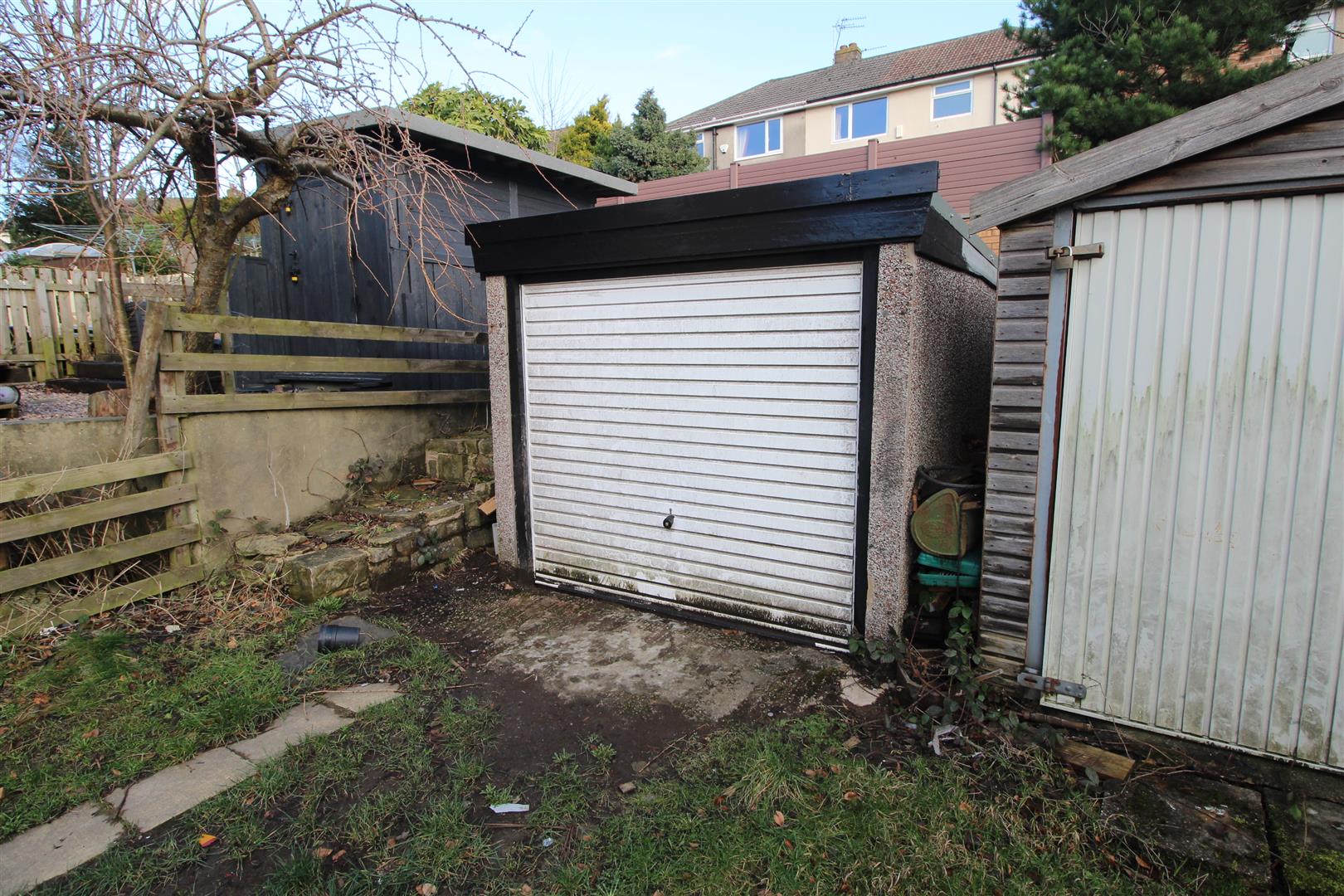 Garage & Driveway